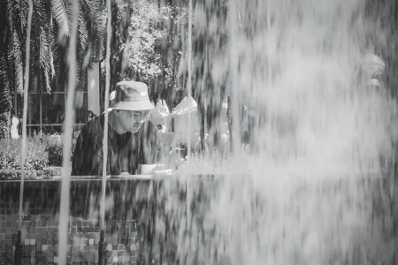 "В прохладе сладостной фонтанов"