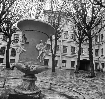 Двор на Лиговке. Ленинград, 1989.