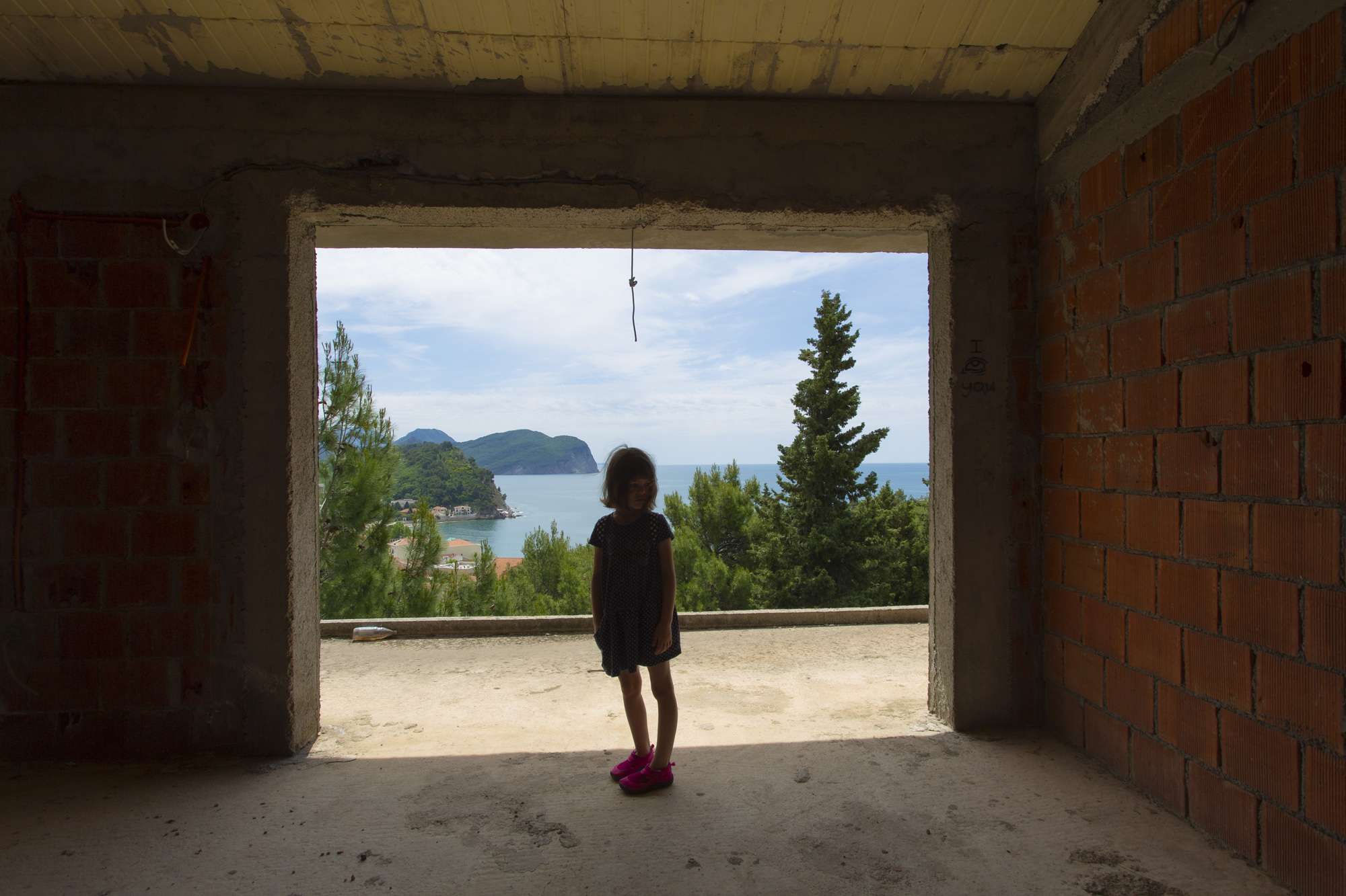 Девочка и дом