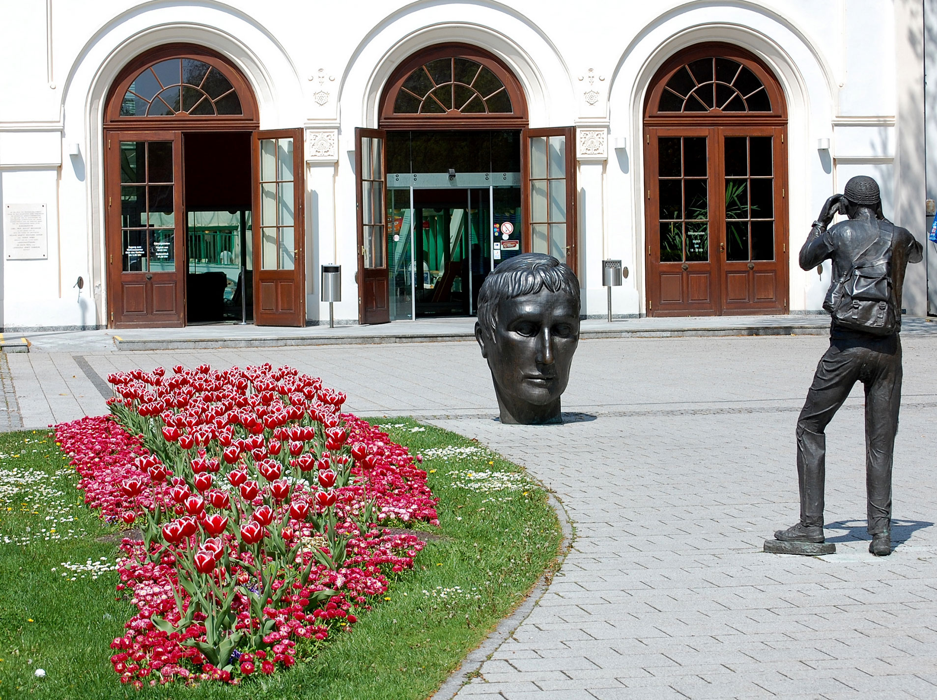 Памятник фотографу