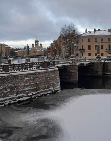 У семимостья