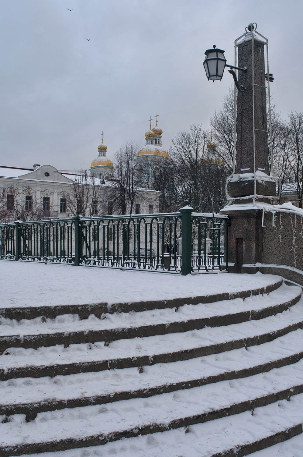 У семимостья