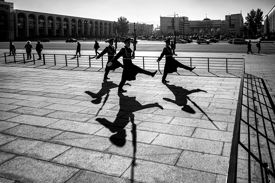 Бишкек.. смена караула