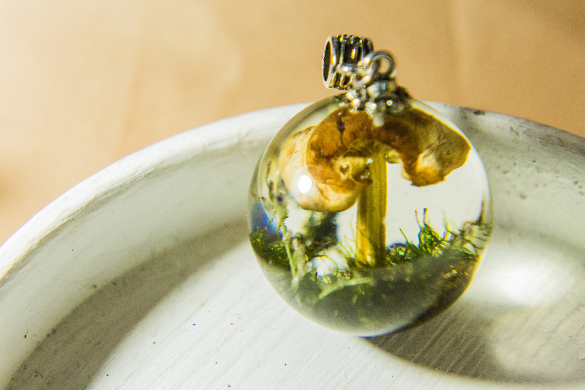 Кулон с грибом