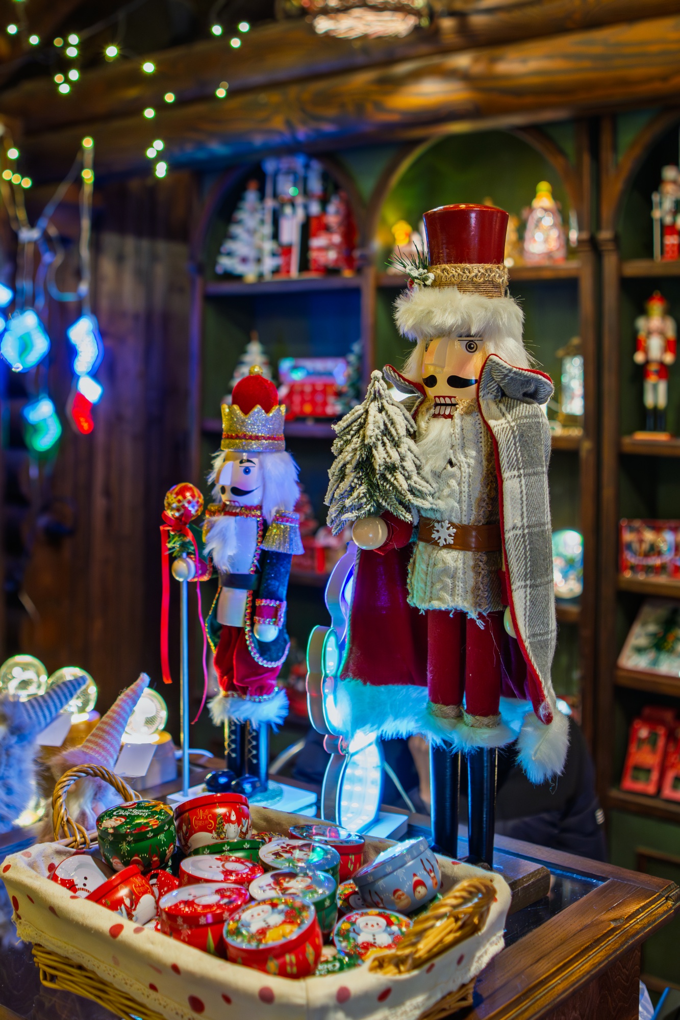 В сувенирной лавке