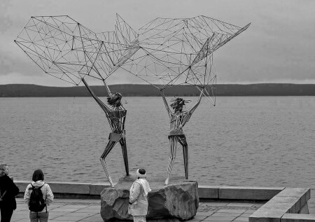 Cкульптура «Рыбаки» на Онежской набережной в Петрозаводске