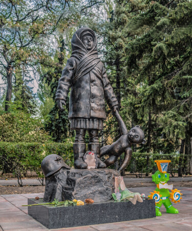 Девочка с мишкой