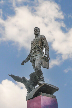 Новосибирск. Памятник А.И.Покрышкину-1