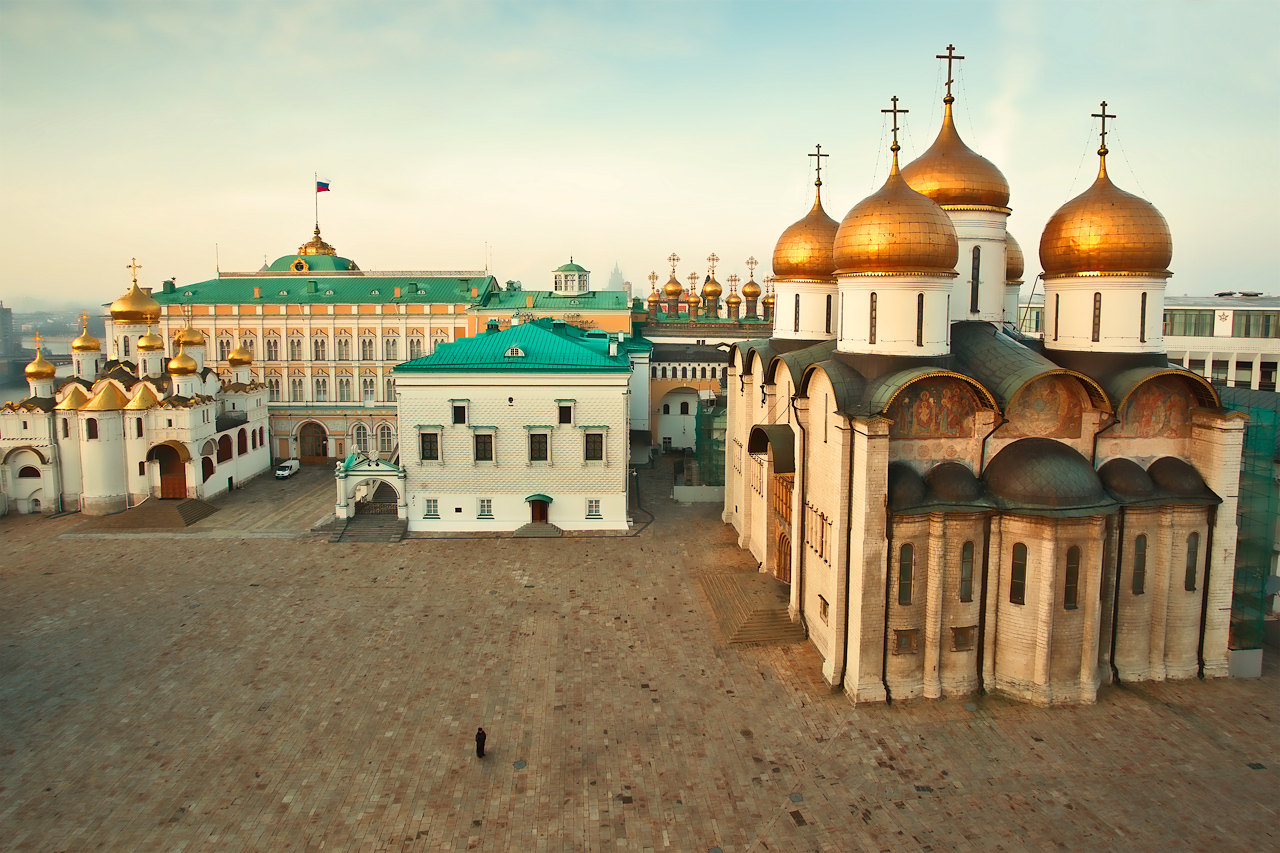 «Один на Соборной площади Кремля» раздел «Архитектура. Памятники. Интерьер». «»