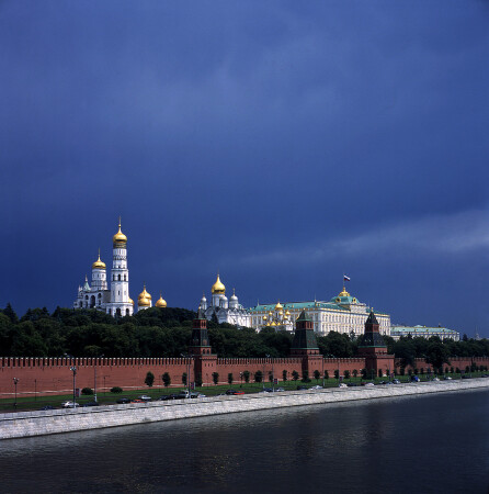 Кремль перед грозой