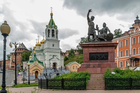 Памятник Минину и Пожарскому в Нижнем Новгороде
