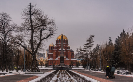 На Аллее Героев