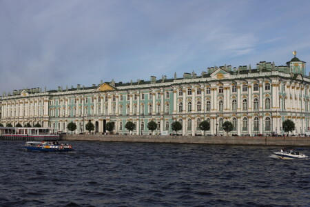 Санкт-Петербург.