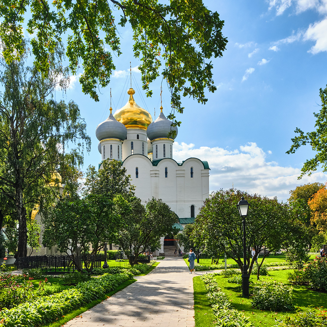 Москва, храм в Новодевичьем монастыре