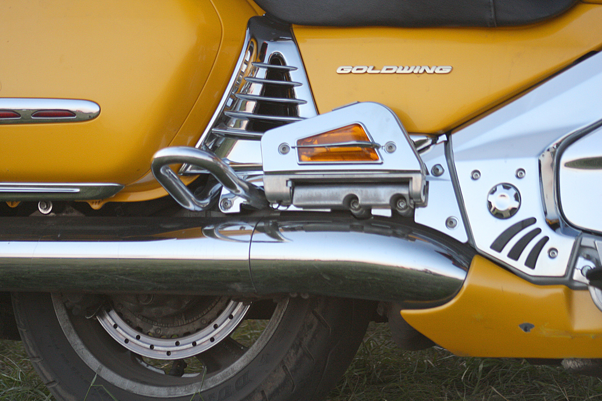 Старик Honda Gold Wing
