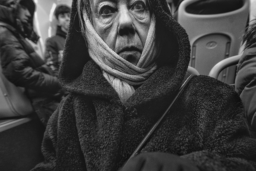 В автобусе...