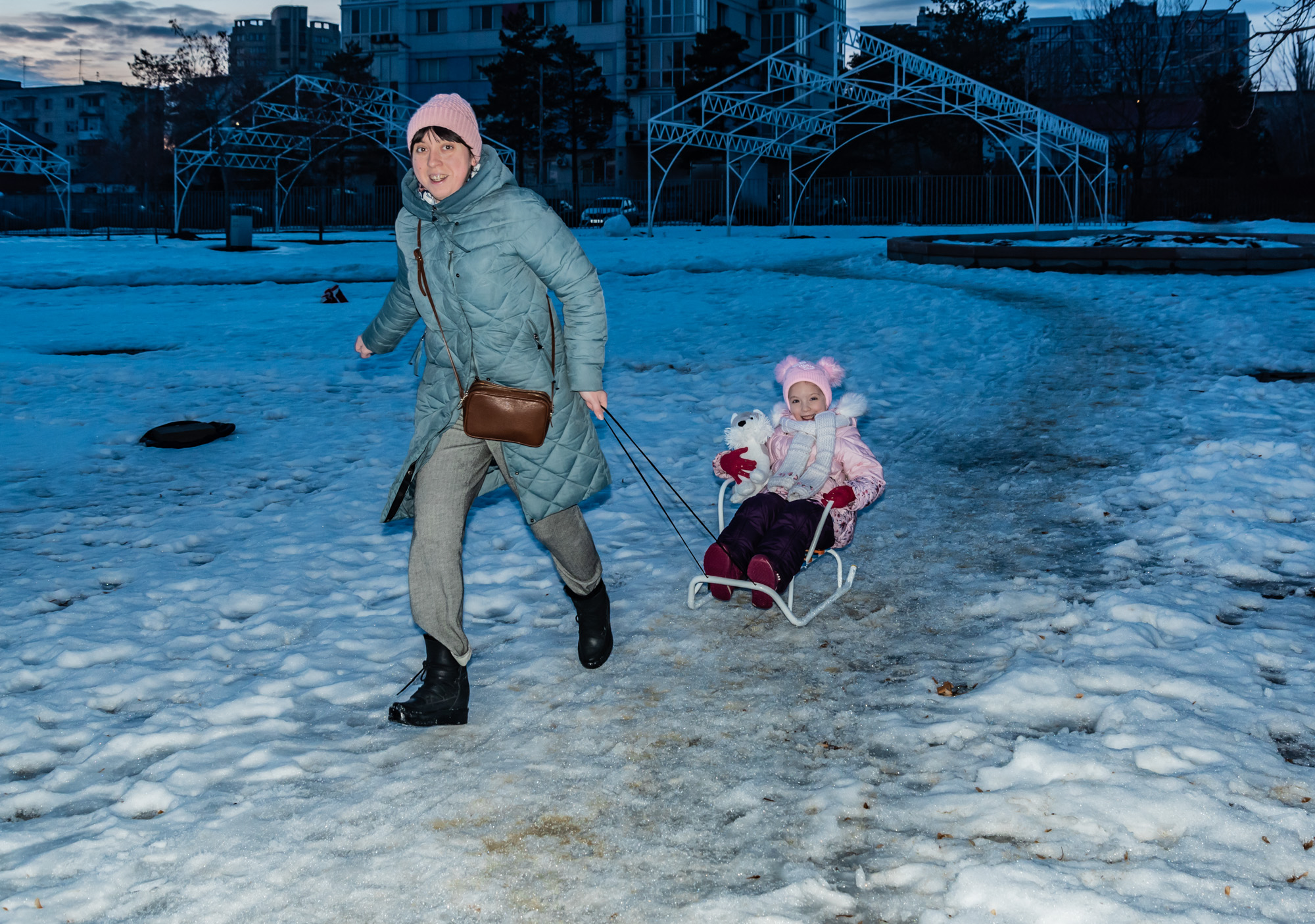 «Тетя, давай!..» раздел «Дети, Репортаж, Городской пейзаж». «стандартные "покатушки" в ЦПКиО г.Волгограда»
