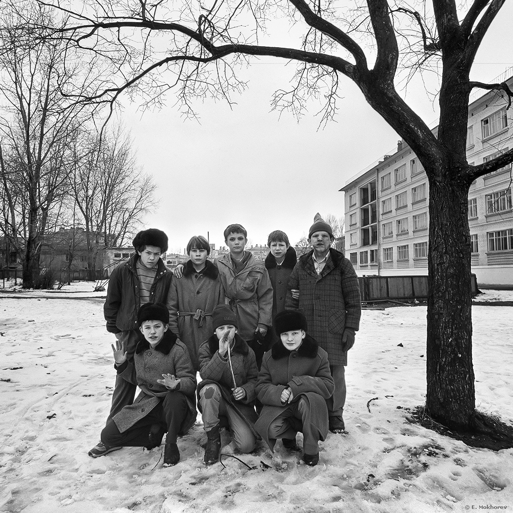 «Интернатские. Улица Глухая Зеленина, Ленинград, март 1990.» раздел «Портрет». «»