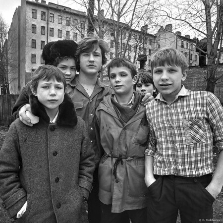 Интернатские. Улица Глухая Зеленина, Ленинград, март 1990.