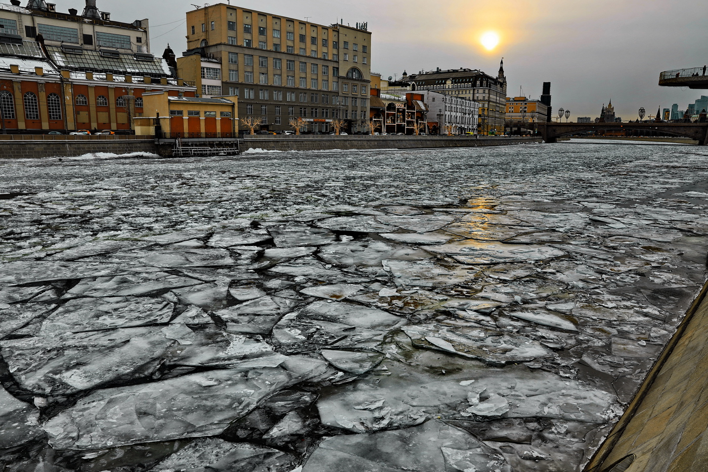 Москва-Река, мартовский закат.