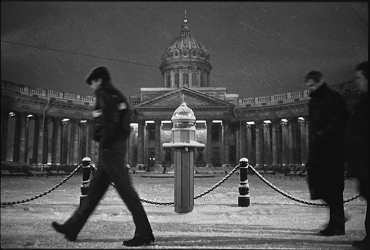 «Невский проспект, Казанский собор, С.-Пб. 2002.» раздел «Жанр, Городской пейзаж». «»