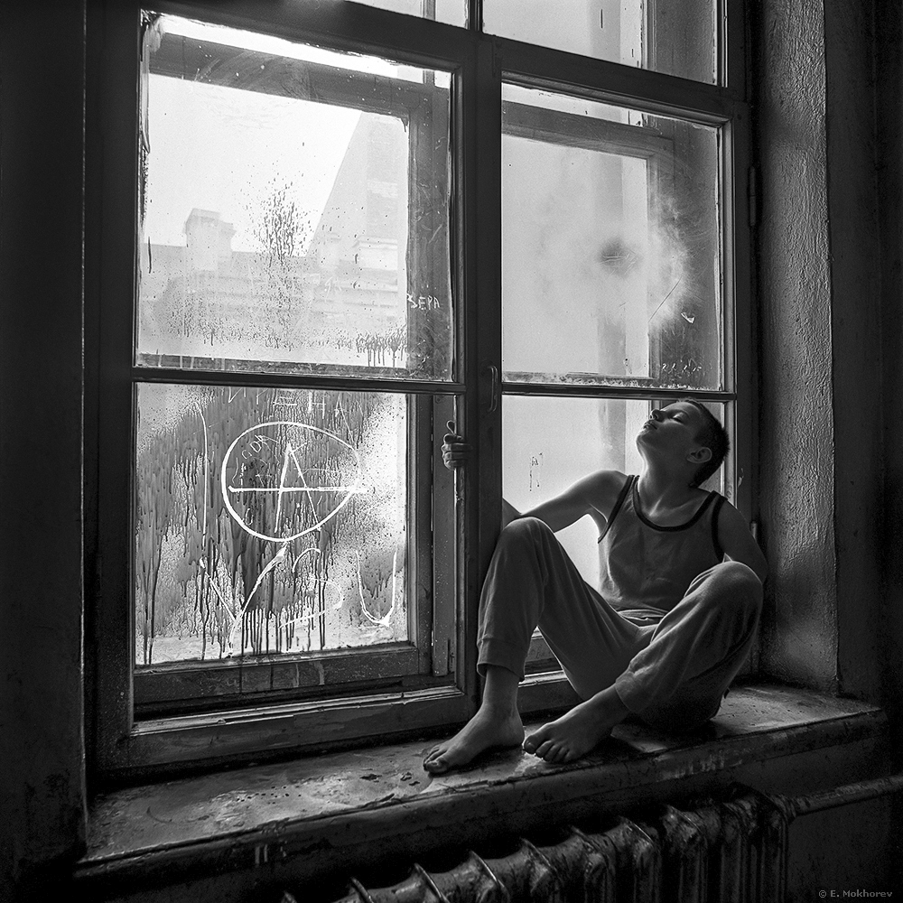«Таня. Моховая улица, С-Пб., май 1992.» раздел «Портрет, Жанр». «»