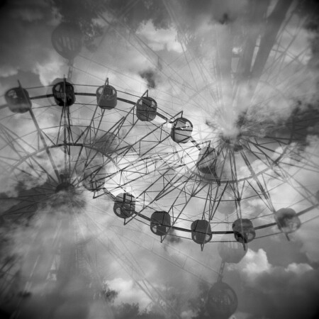 HOLGA. Колесо обозрения