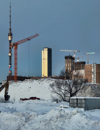 шумит Москва, шумит
