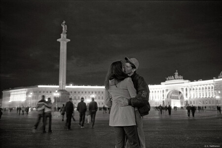 Дворцовая площадь. С-Пб., 2003.