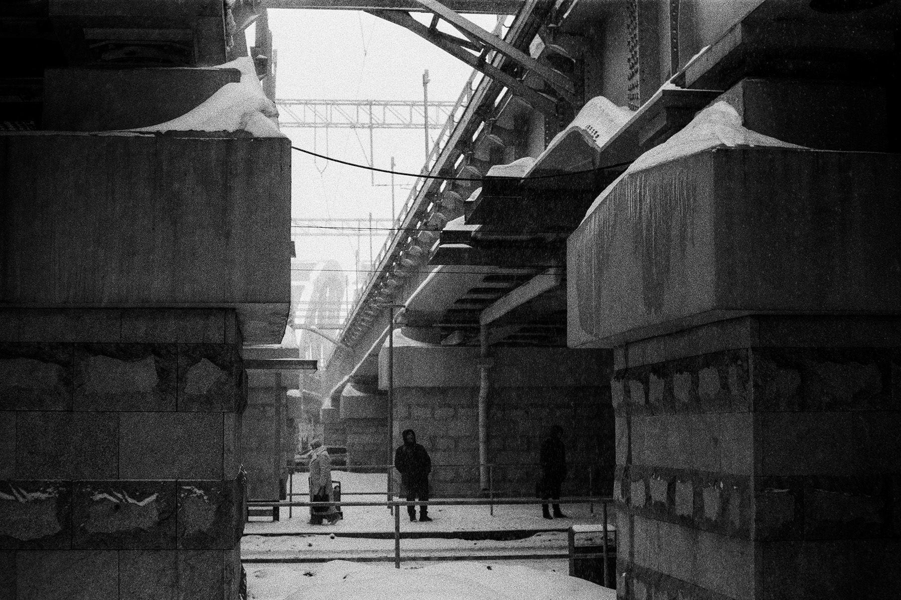 «Под мостом» раздел «». «Canon FT QL / Ilford PAN 400 @1600 / February 2026»