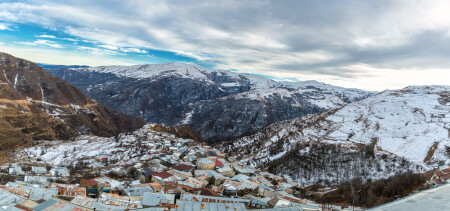 Высокогорное село Кубачи. Дагестан. 