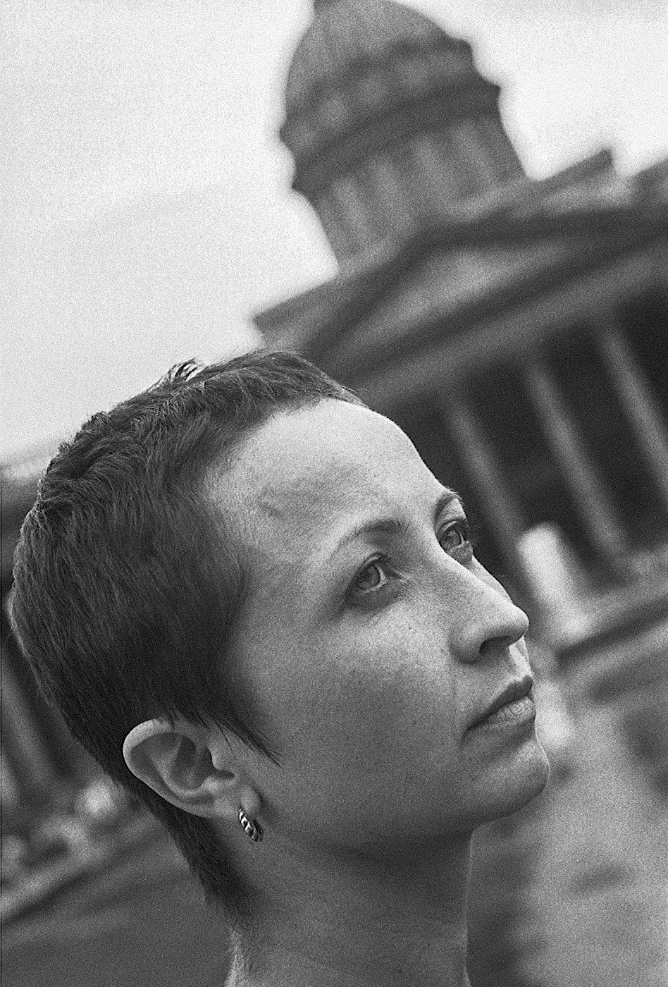 «Юлия. С-Пб., июль 2002.» раздел «Портрет». «»