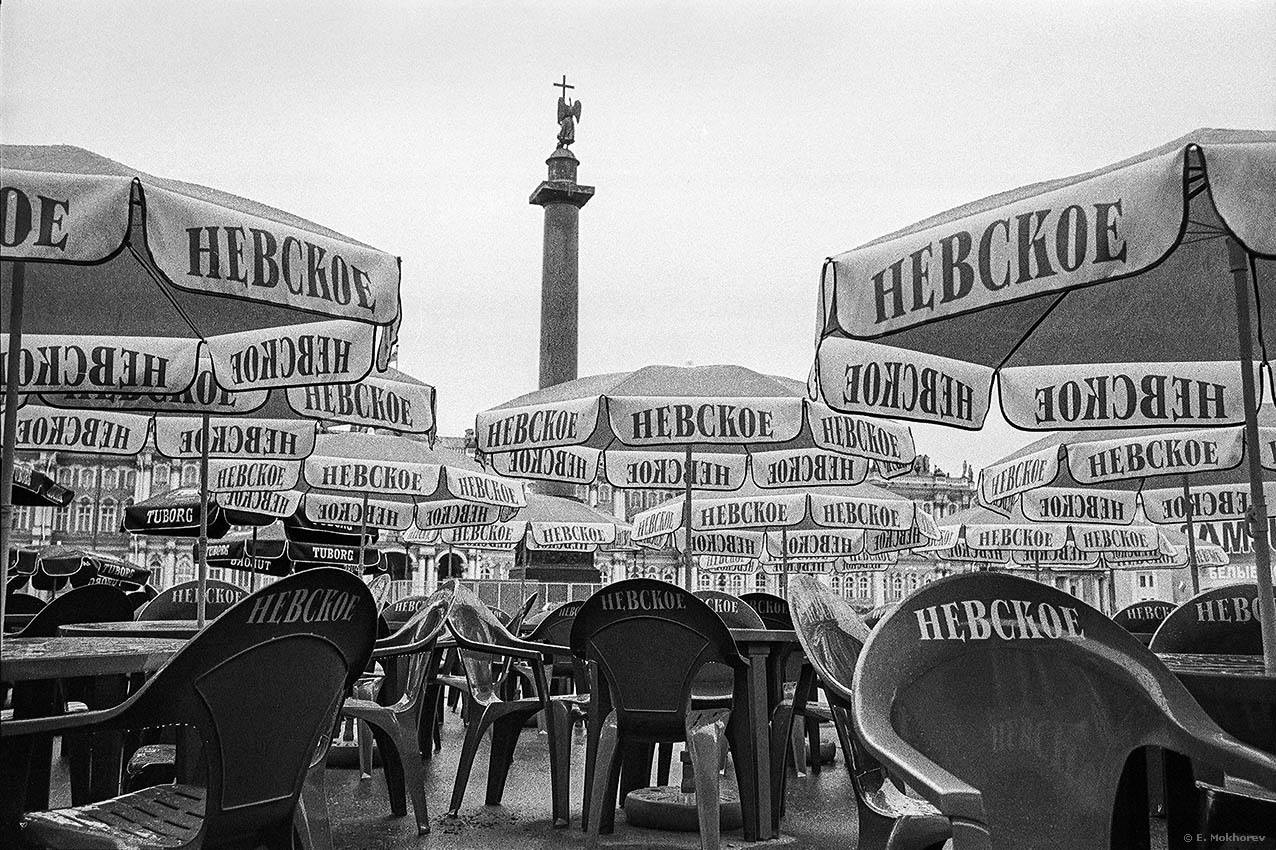 Невский ангел. Дворцовая площадь, С-Пб., 2001 г.