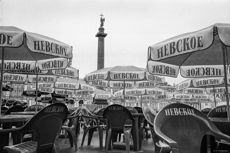 Невский ангел. Дворцовая площадь, С-Пб., 2001 г.