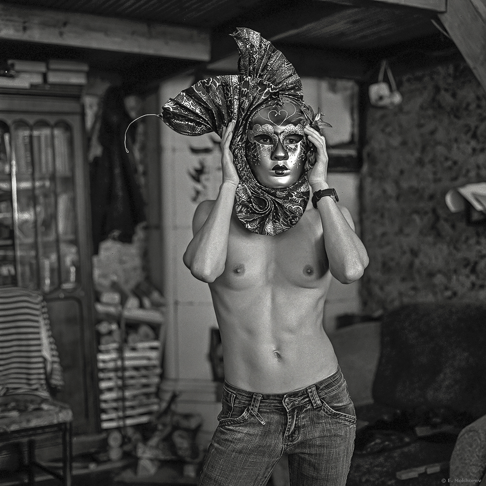 «Олеся в венецианской маске. C-Пб., 2013.» раздел «Эротика. Ню - арт». «»