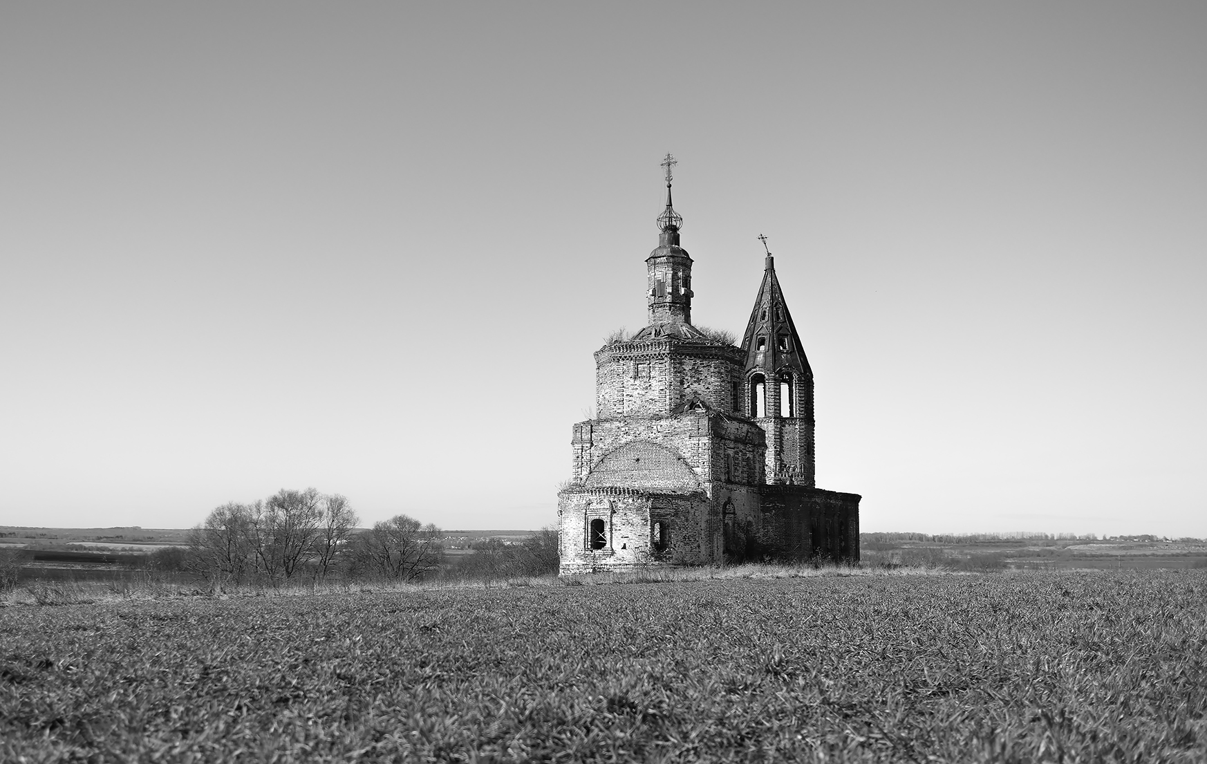 осталась только церковь