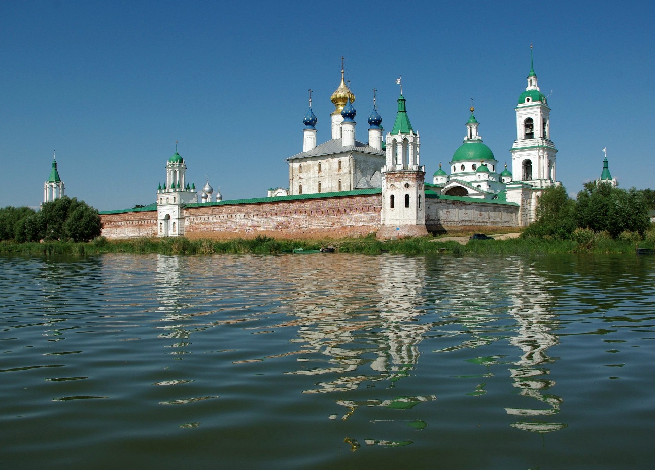 В Ростове Великом