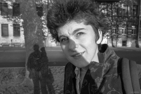 Катя в Коломне. С-Пб., май 2007.