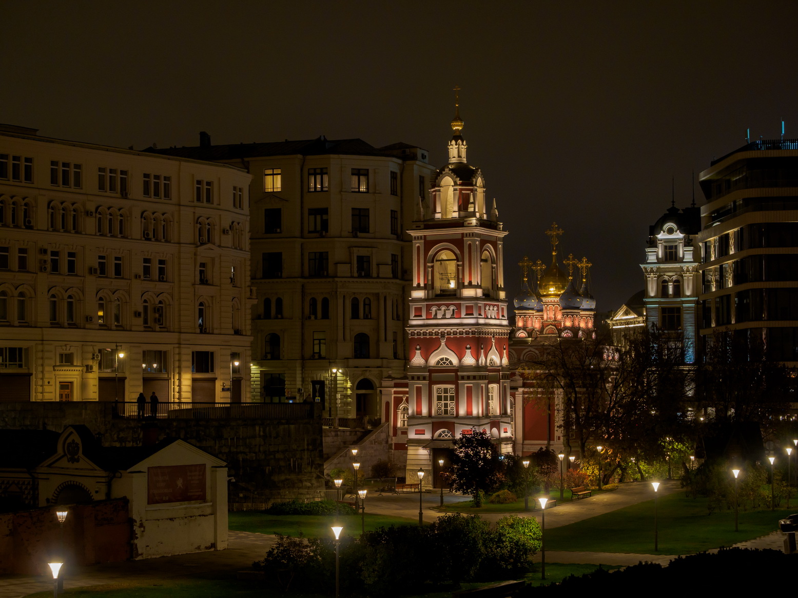 Варварка ночью