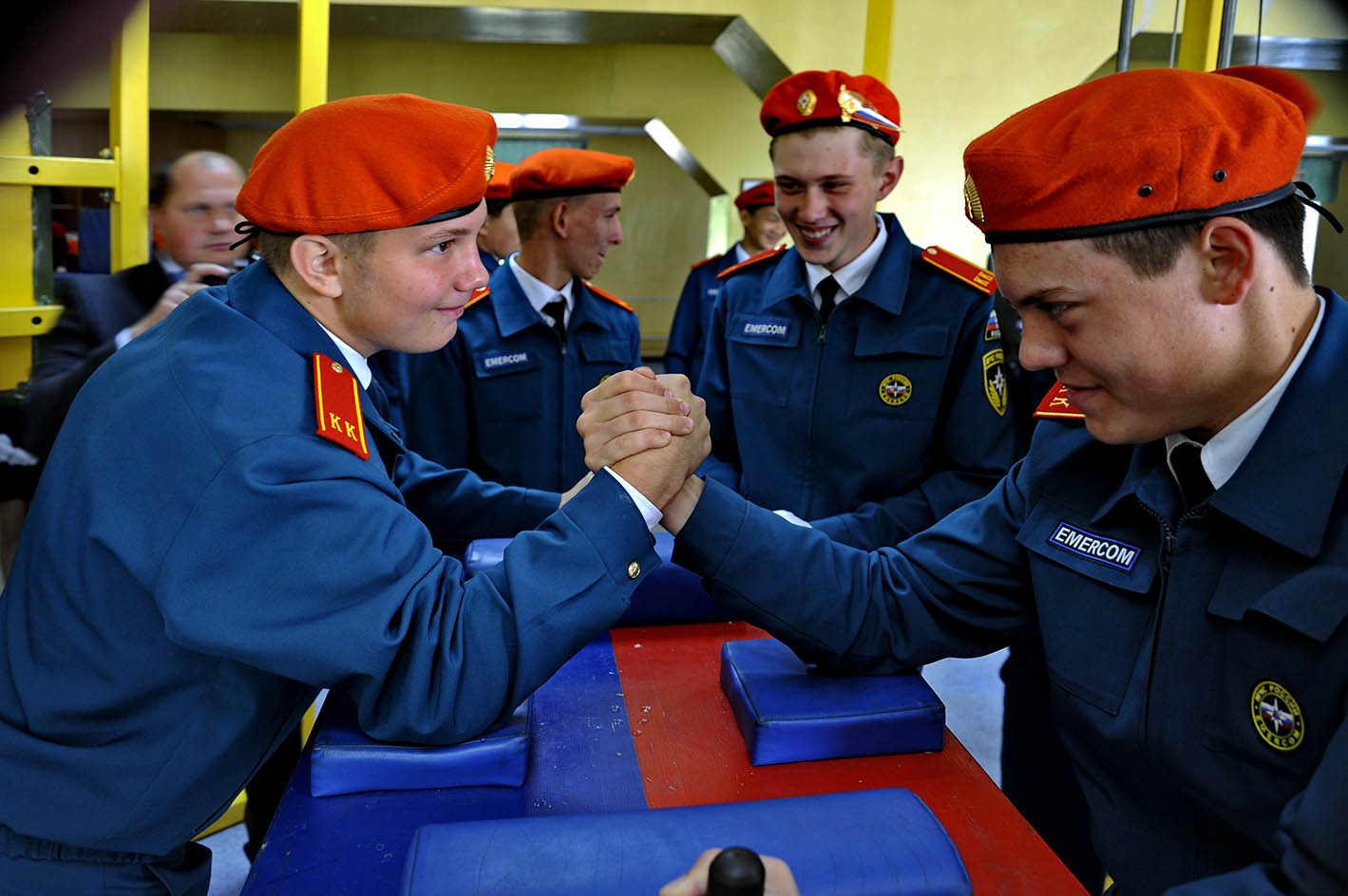 «Крепкие ребята.» раздел «Жанр». «»