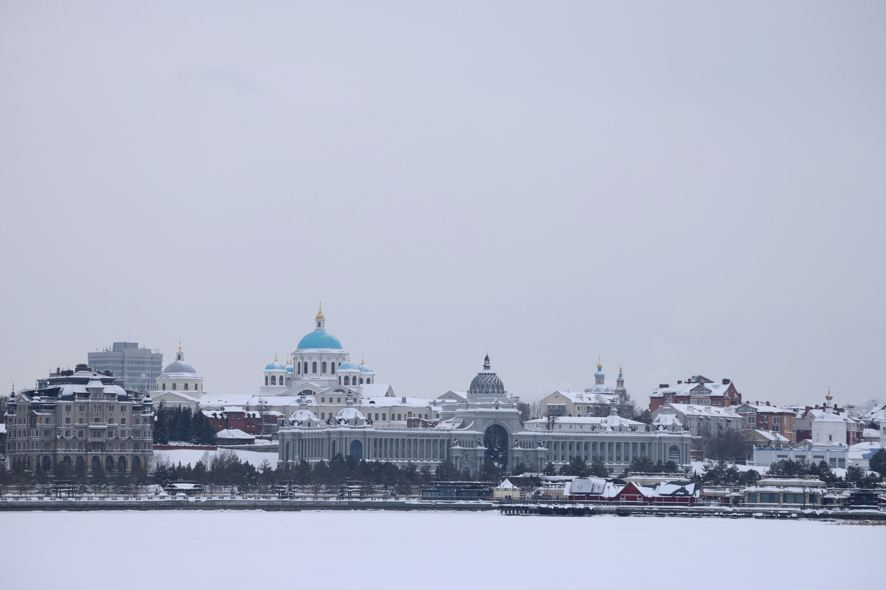 «Кукольная Казань зимой» раздел «Архитектура. Памятники. Интерьер, Городской пейзаж, Путешествия. Туризм». «Мой блог на Ютубе http://youtube.com/user/PetrovDesign5Моя страничка на Кинопоиске http://kinopoisk.ru/name/3394480Моя страничка на ВК https://vk.com/petrovdesign»