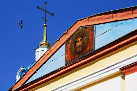 Деревенская церковь.
