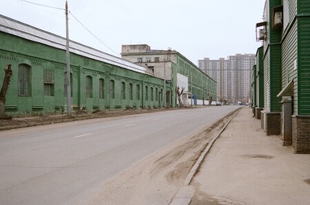 Зато без рекламы, вывесок