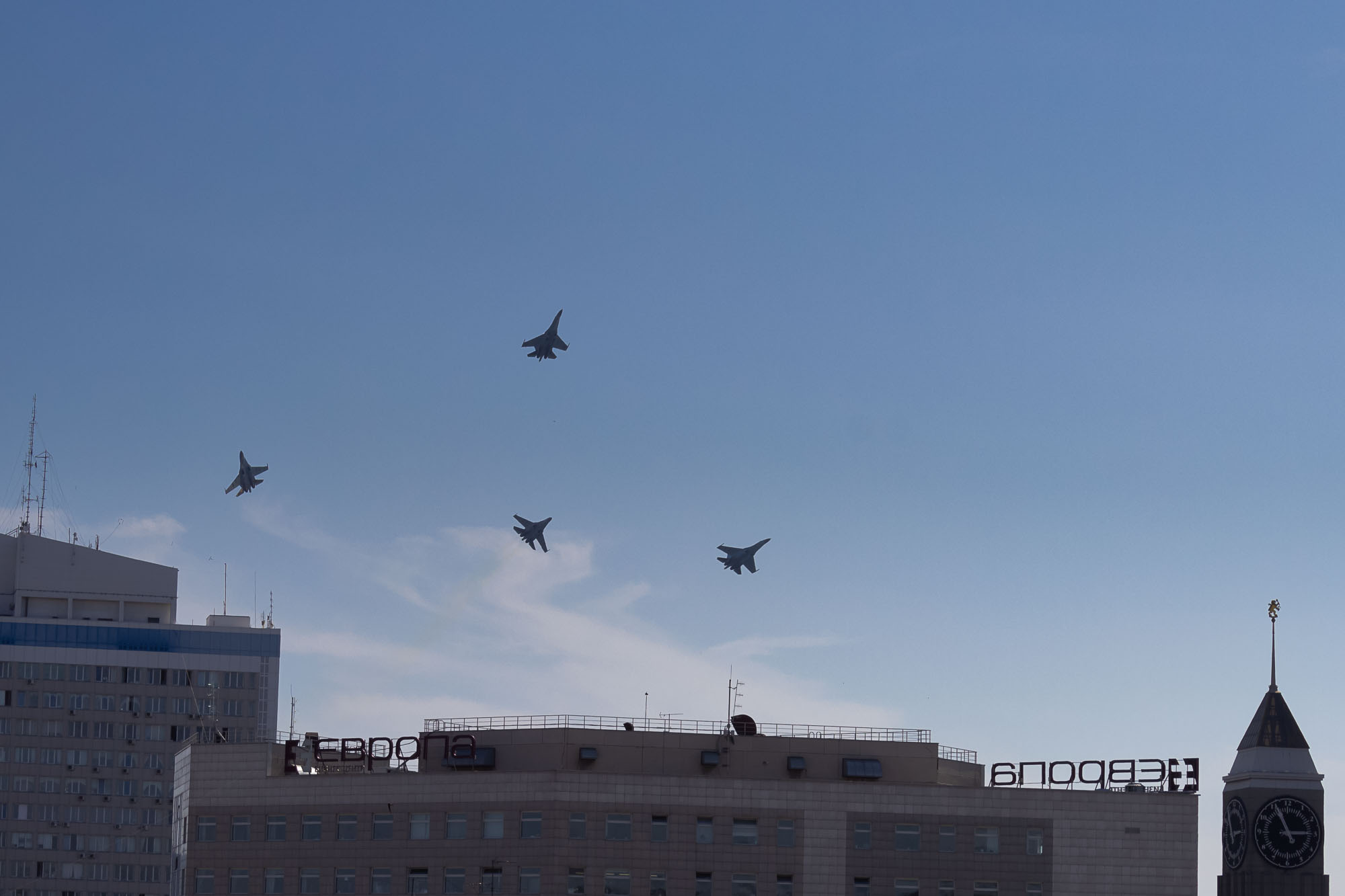 «Пилотажная группа "Соколы России" над Красноярском.» раздел «Воздушная фотосъемка». «Пилотажная группа "Соколы России" над Красноярском.»