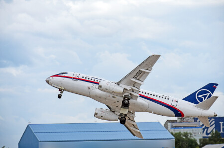 SSJ-100. Со взлета на разворот