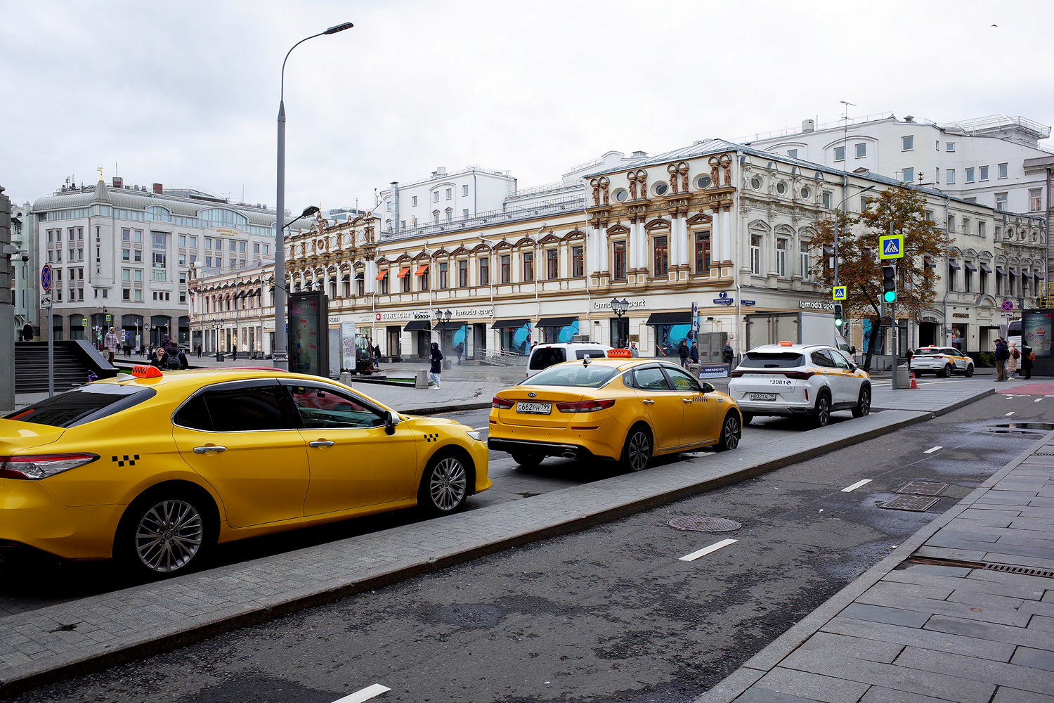 «Неглинная» раздел «Городской пейзаж». «Улица Неглинная в Москве. Октябрь 2024.»