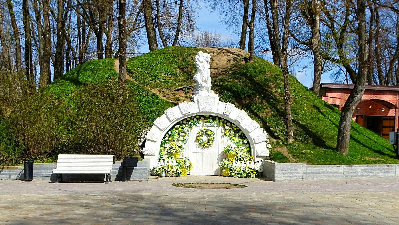 «Смоленск» раздел «Городской пейзаж». «Экстерьер Лопатинского сада Смоленска, 25.04.2026»