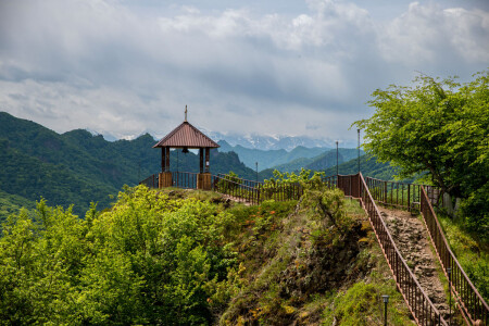 Колокольня Шоанинского храма, Домбай, Карачаево-Черкесская республика.