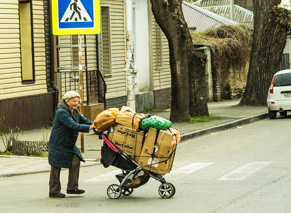 «***» раздел «Папарацци». «С утра на рынок торговать!»