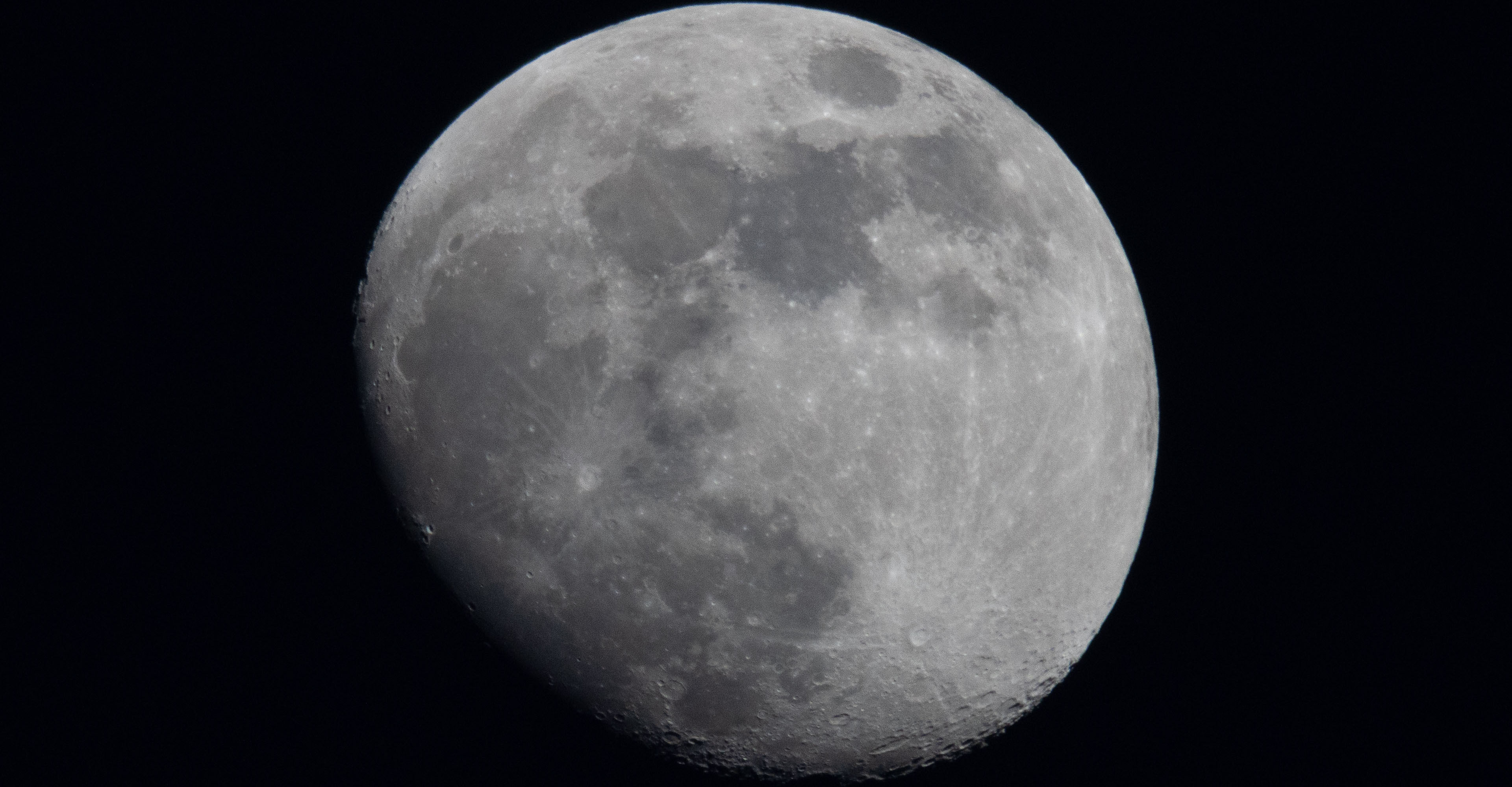 «Луна» раздел «Астрофотография». «Canon EOS 90D, Canon EF 400 f/5.6 L USM, Canon Extender EF2X III»